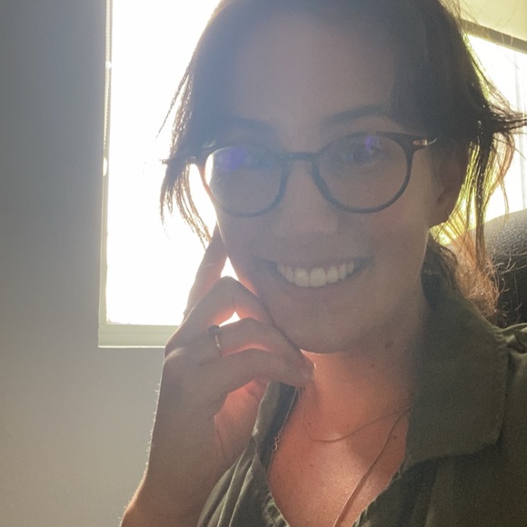 Meet your Posher, Alison - Picture 1 of 1